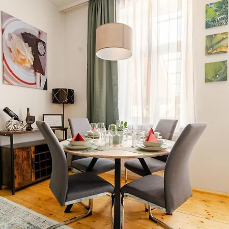Vienna Garden Villa *